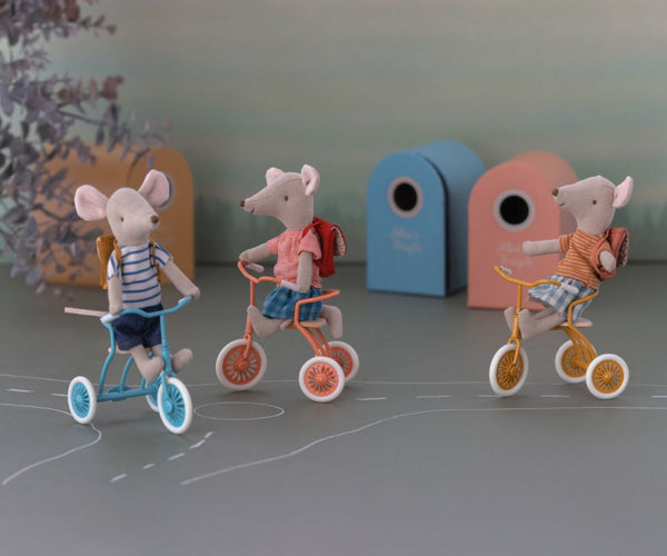 Tricycle Mouse, Big Sister with Red Backpack