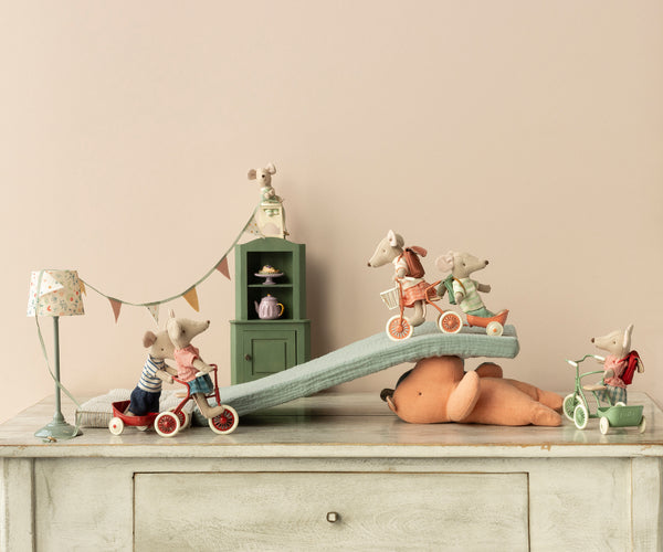 Tricycle Mouse, Big Brother (Mint)