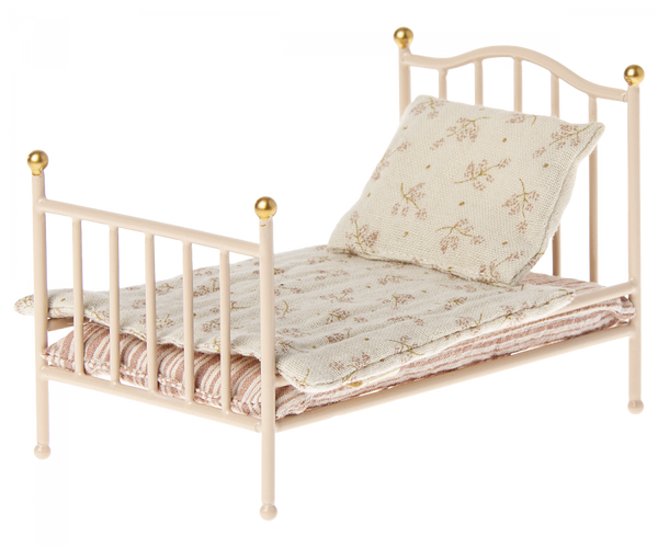 Vintage Bed, Mouse - Rose