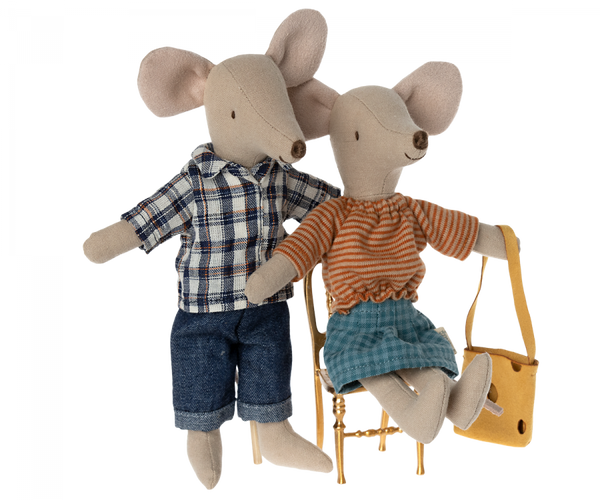 Dad Mouse, Check Shirt